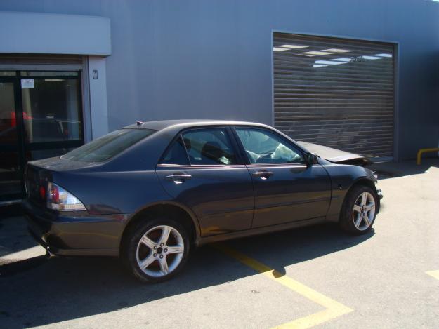 foto Lexus.IS200-2