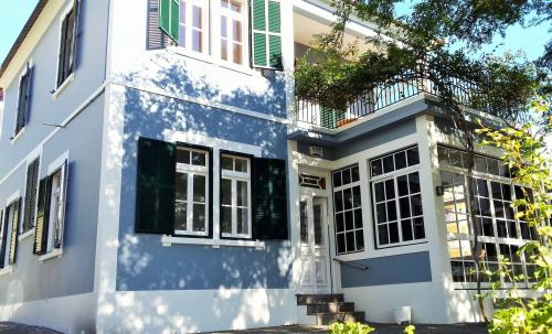img-BLUE BIRD HOUSE