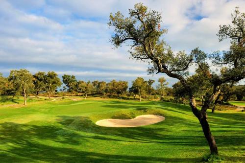 img-GOLF COURSE IN LISBON - CLUBE DE GOLF RIBAGOLFE I