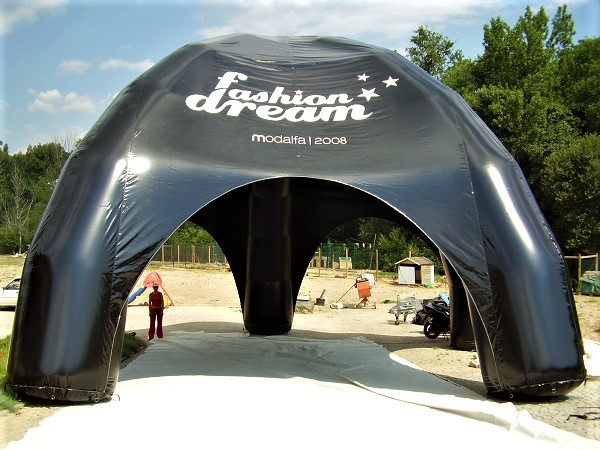custom advertising inflatable